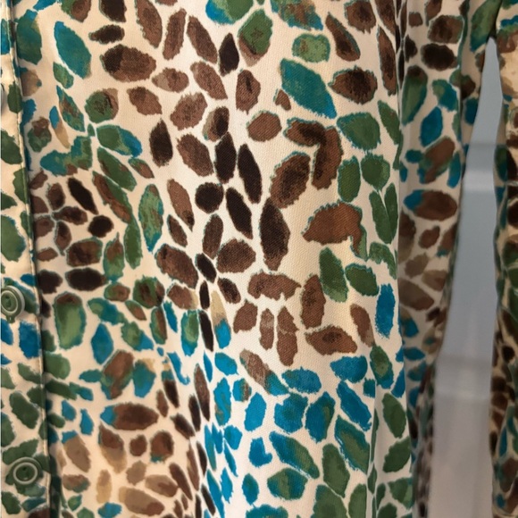 Christopher & Banks green and brown leaf patterned button down blouse size L - Picture 13 of 16